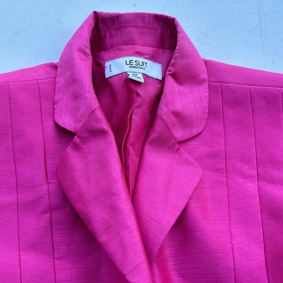 Size 12P Le Suit Pink Jacket And Skirt Suit - Picture 10 of 11